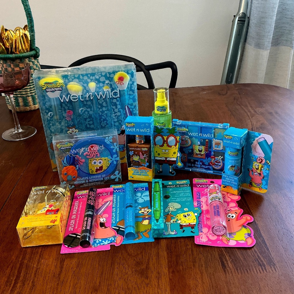 11 piece Wet N Wild Sponge Bob Square Pants make up set